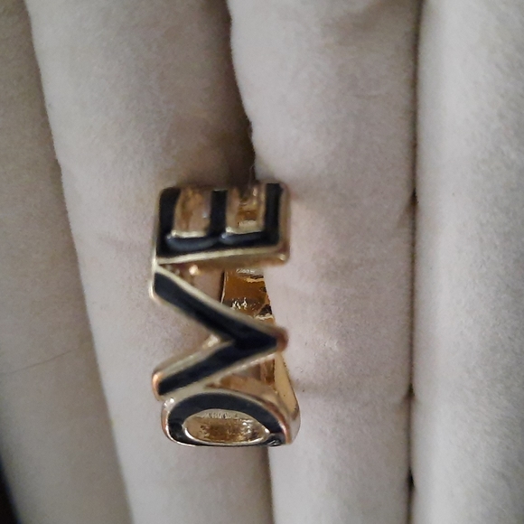 LOVE ring - Picture 3 of 4